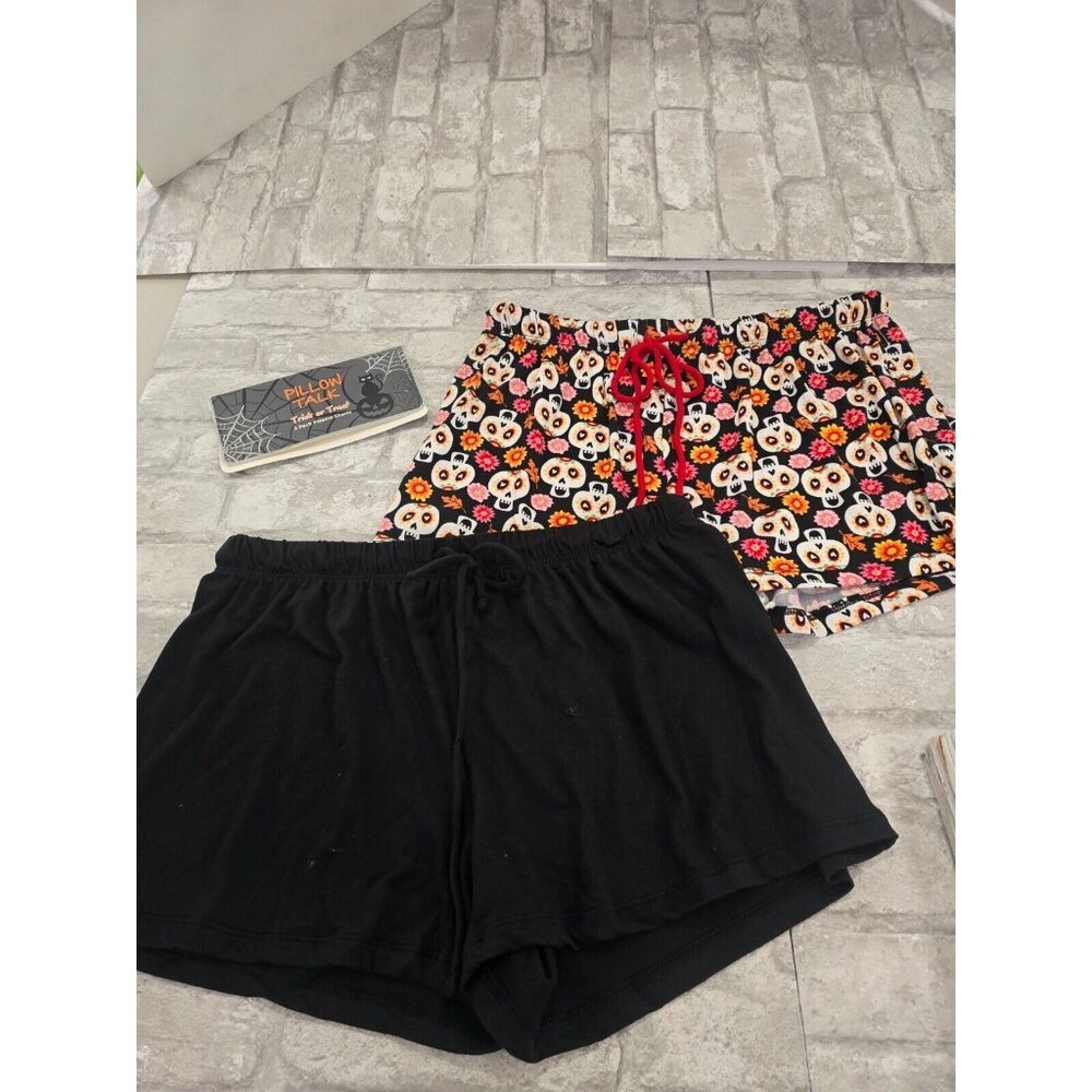 NWT Pillow Talk Women 2pc PJ Shorts Set Black and Skulls Floral Size Medium M